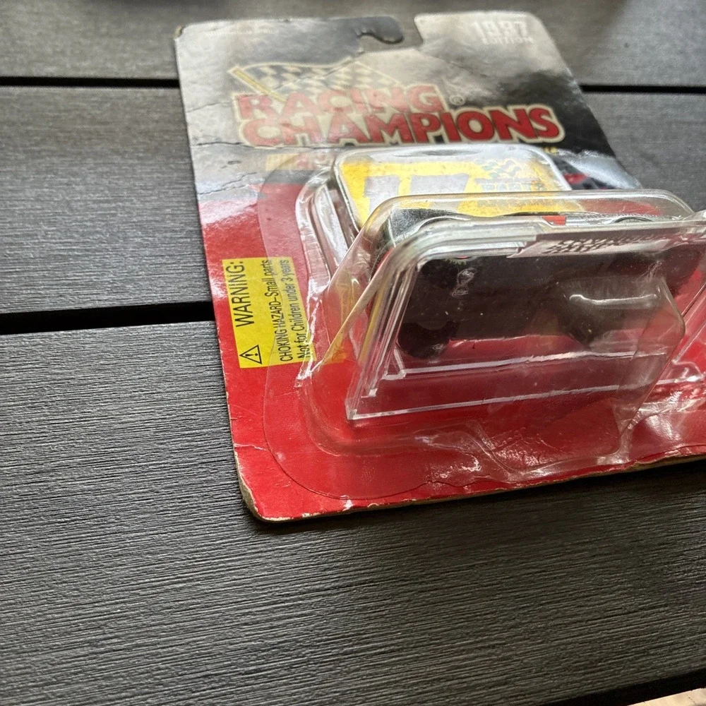 Racing Champions 1/64 Diecast #17 Darrell Waltrip Chevy Lumina